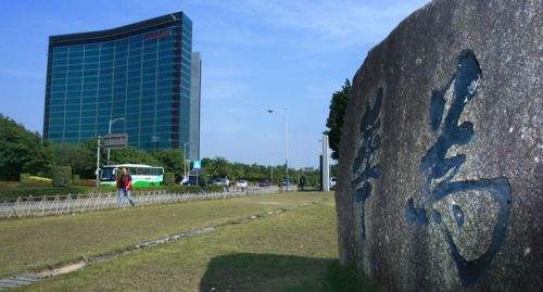 華為深圳總部大廈冷卻塔風(fēng)機更換